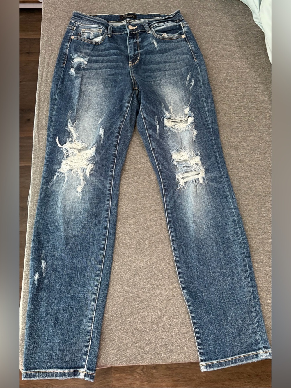 Judy Blue Mid-Rise Distressed Boyfriend Jeans